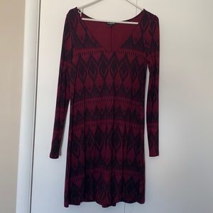 Express long-sleeved, patterned dress